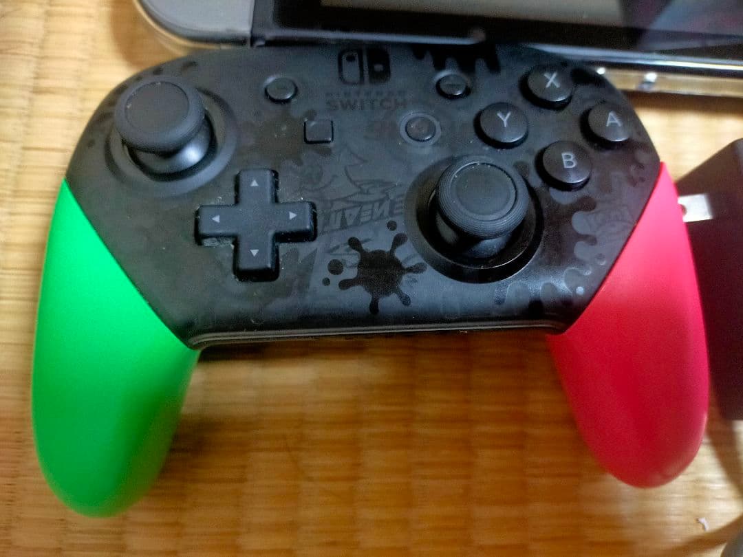 Nintendo switch プロコンとケースカバーつき