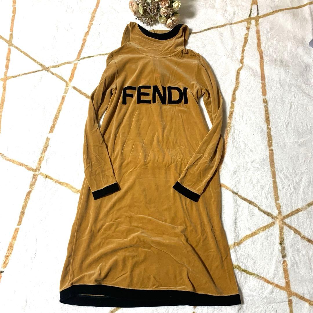 FENDIフェンディロゴベロアフードパーカーワンピース黒ベージュトップス　38