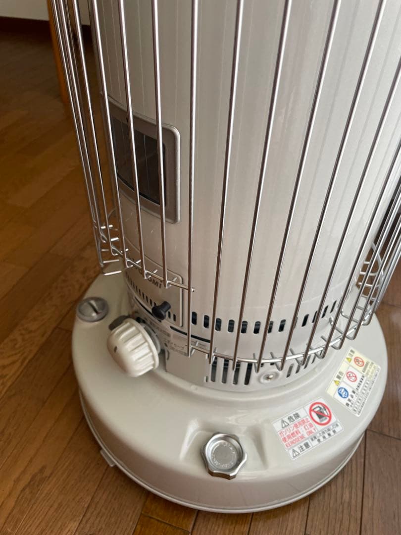 ★送料込み★ トヨトミ ホワイトクリーン 石油ストーブ　KS-67H