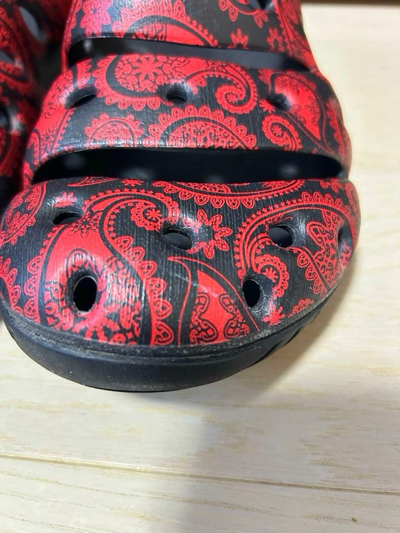 KEEN YOGUI ARTS サンダル 赤黒 ペイズリー 10