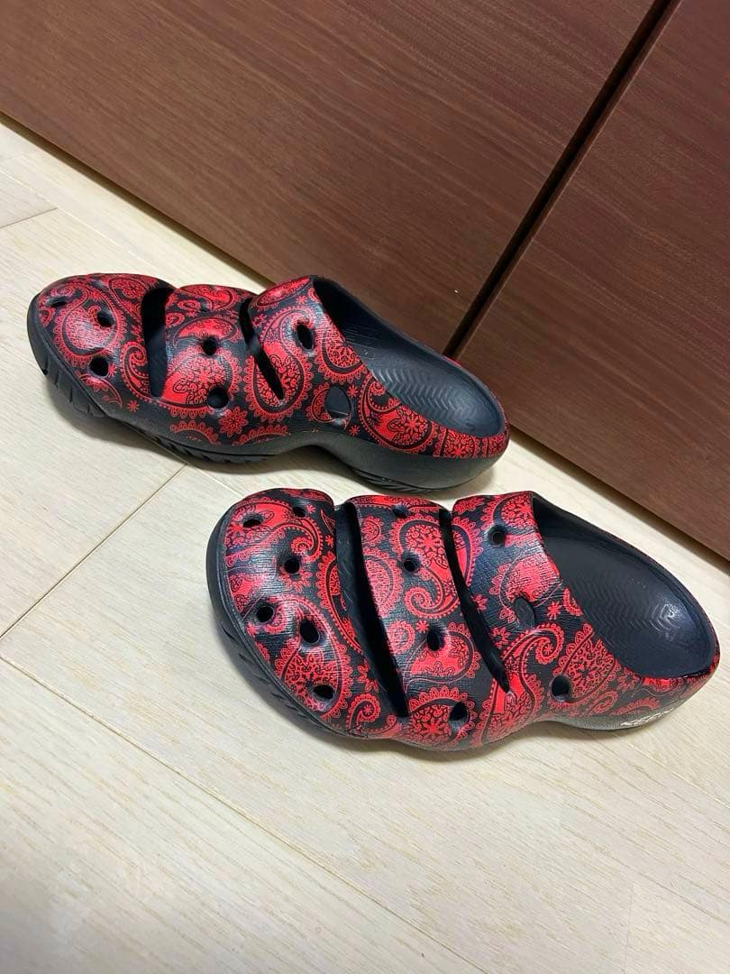 KEEN YOGUI ARTS サンダル 赤黒 ペイズリー 10