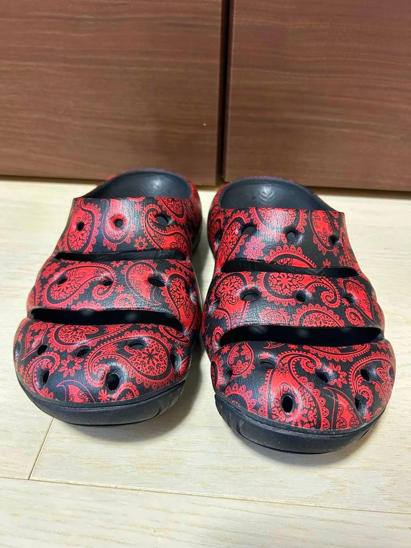 KEEN YOGUI ARTS サンダル 赤黒 ペイズリー 10