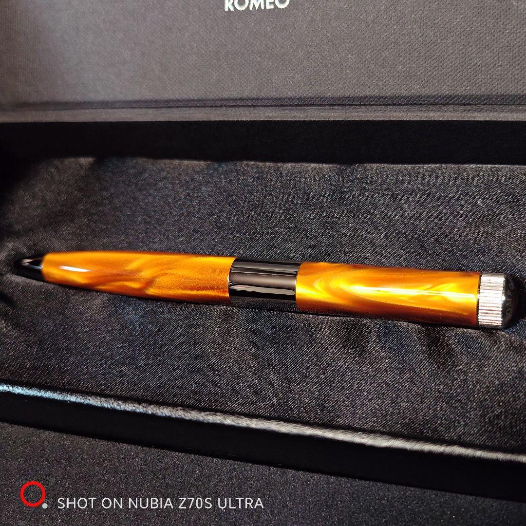 伊東屋 ロメオ no.3 イタリアンアンバー 太軸 イージーフロー青リフィル付き