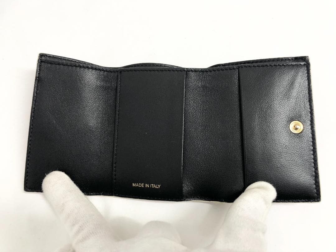 ○★新品未使用　MARNI (マルニ)　三つ折り財布　パープル系