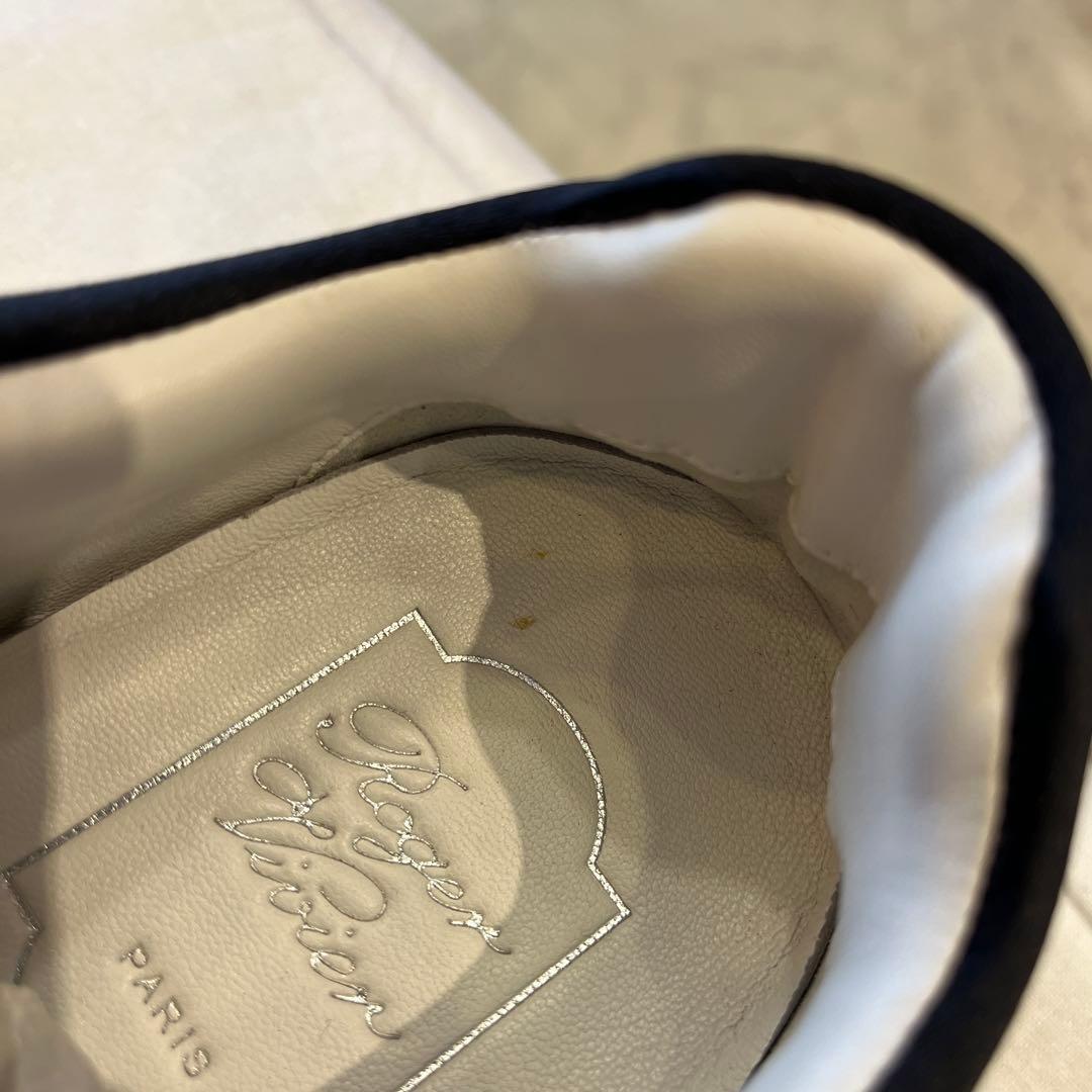 ビジュースニーカー　ブラック