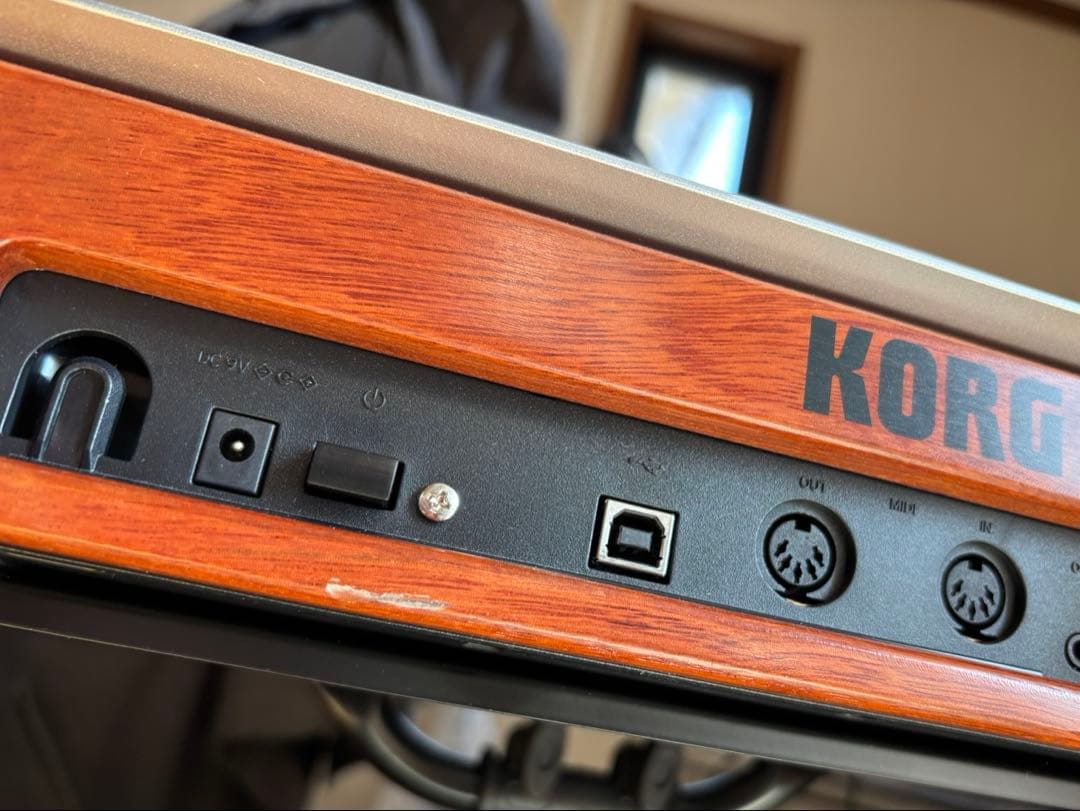 KORG minilogueシンセサイザー