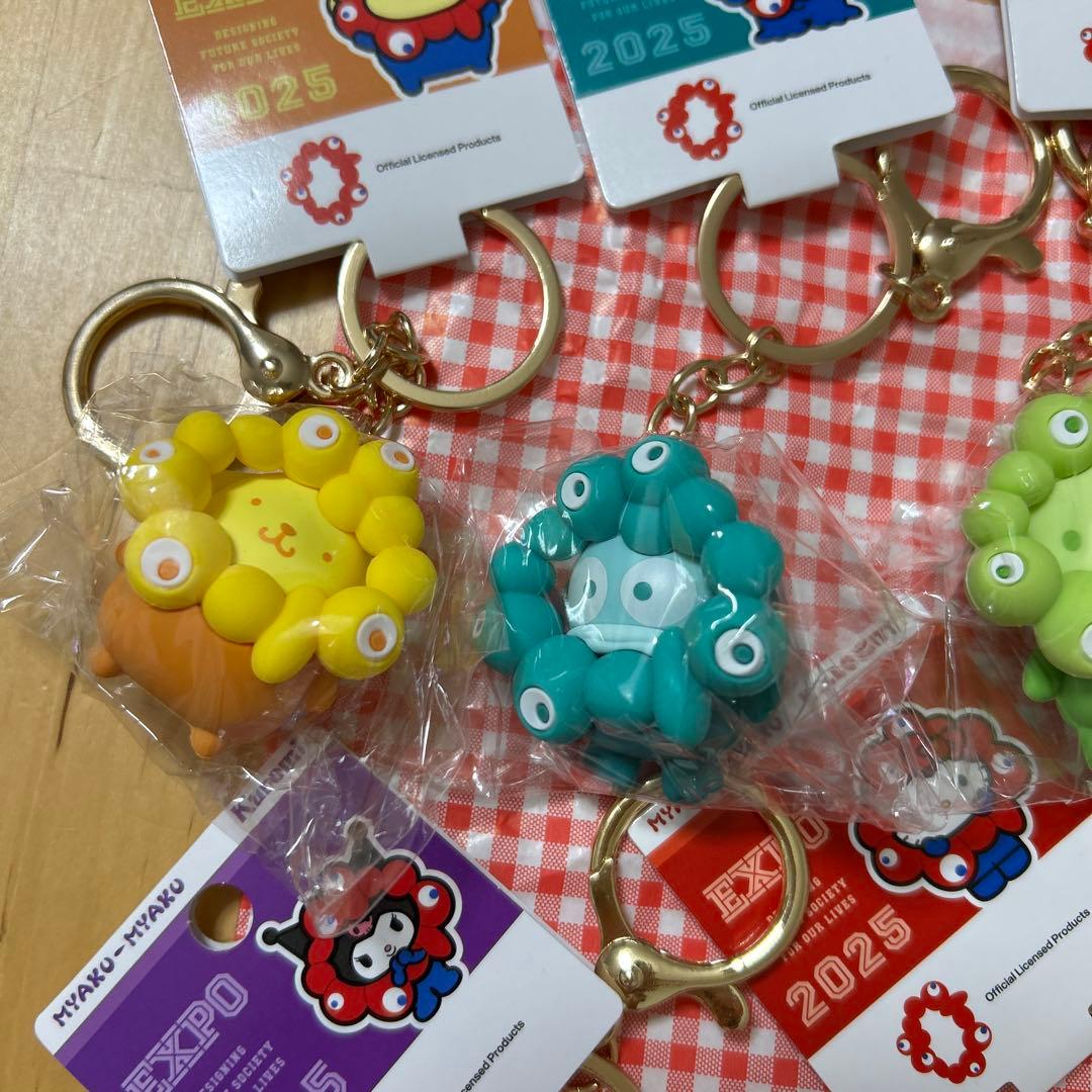 EXPO2025 推しカラーキーホルダー　サンリオ　ミャクミャク