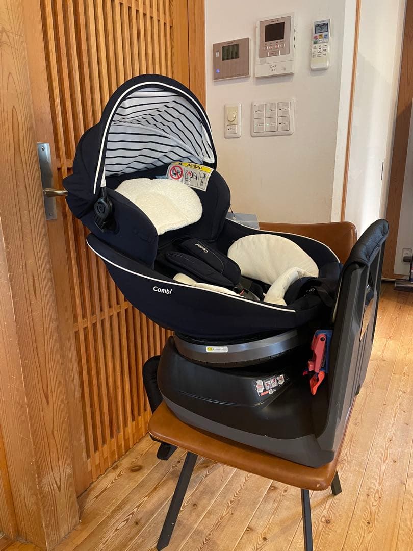 美品　コンビ　クルムーヴスマート　JJ-550　新生児〜チャイルドシート