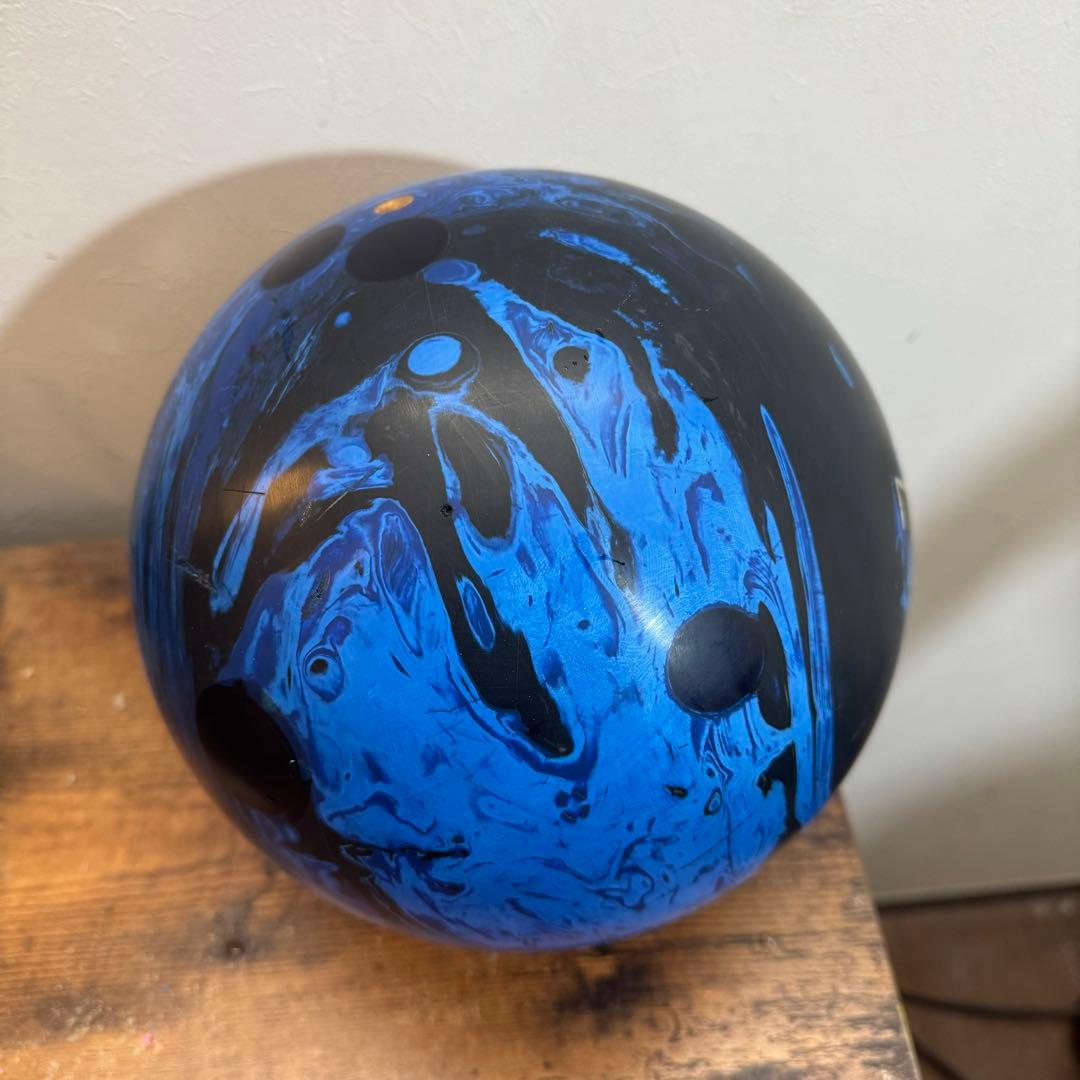 13P重めMOTIV サファイアジャッカルボウリングボール