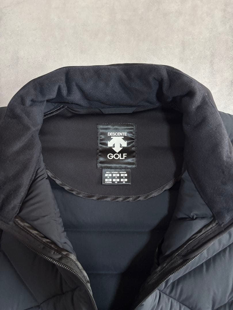 【極美品】デサントゴルフ ブラックダウンベスト・キルティングデザイン　M