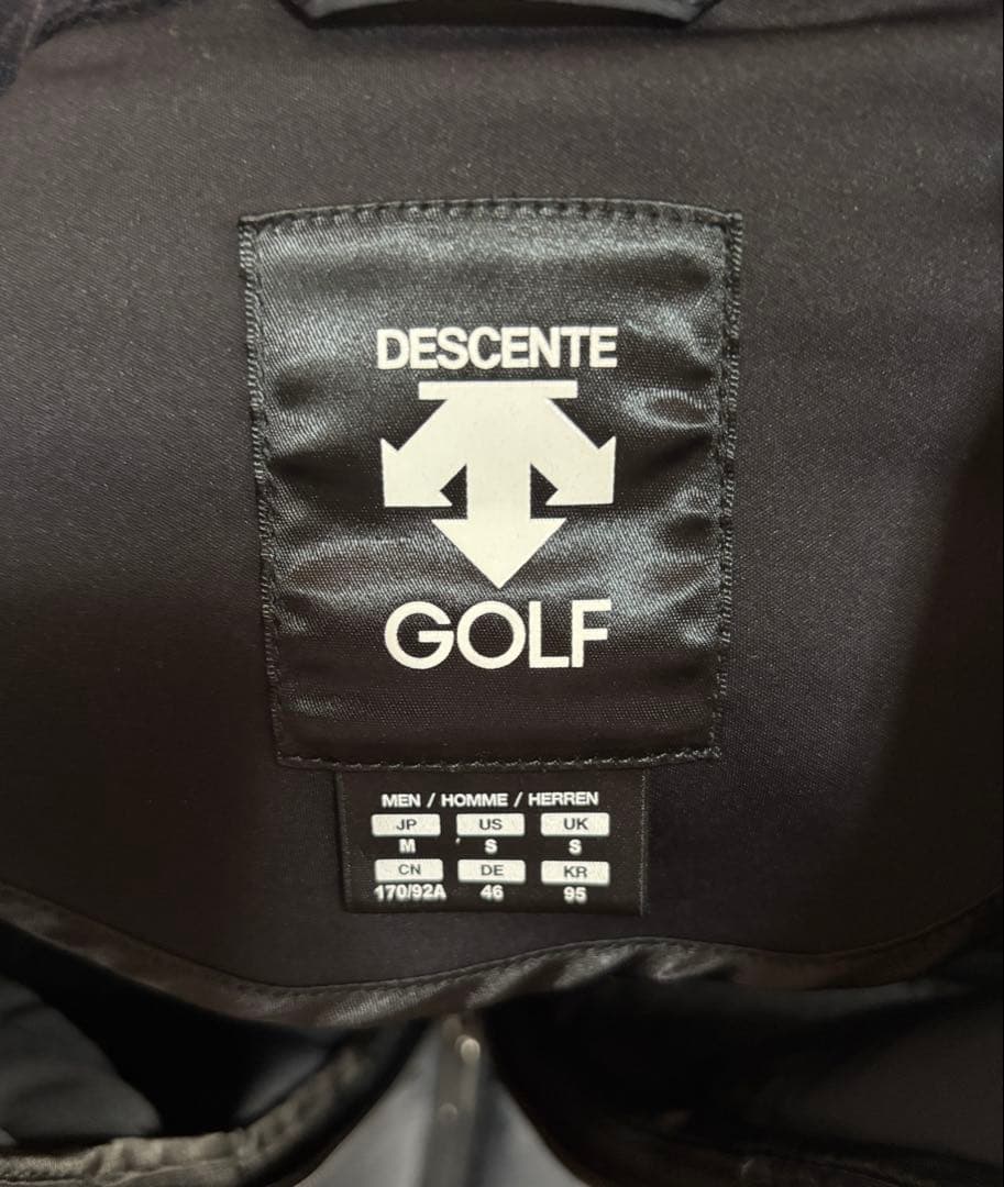 【極美品】デサントゴルフ ブラックダウンベスト・キルティングデザイン　M