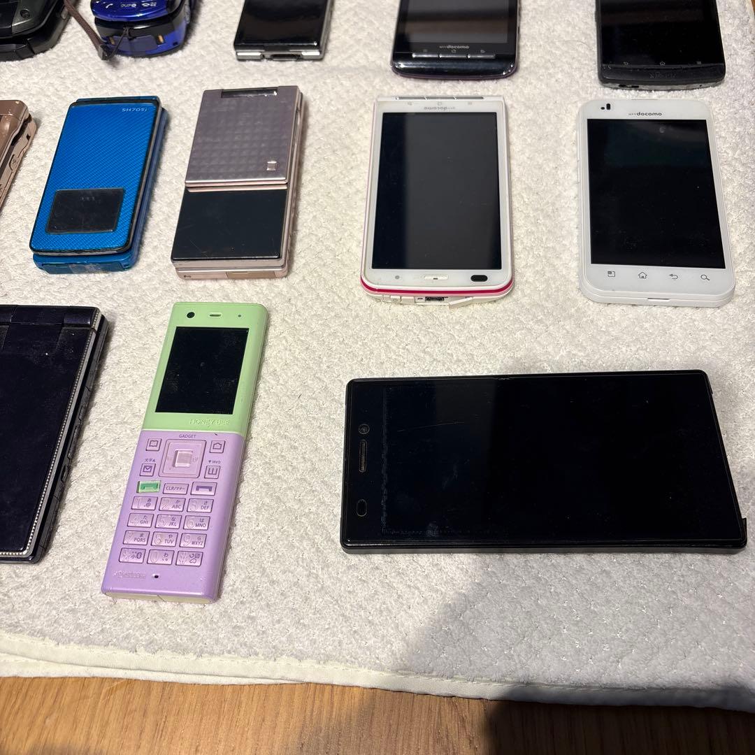 ガラケー　スマホ　レトロ携帯　本体まとめ売りセット スマホまとめ売り20台