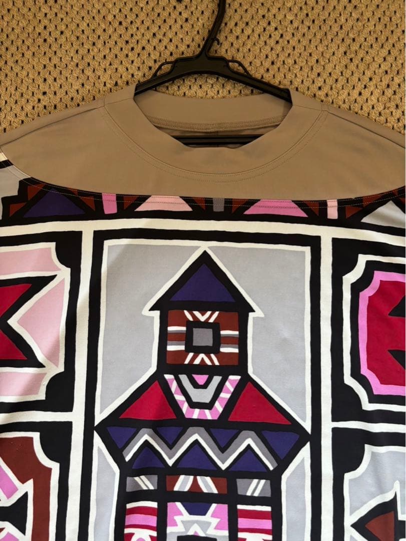 『美品』⭐️トクコプルミエヴォル⭐️ベージュに幾何学でカラフルなプリントでサイド大❣️