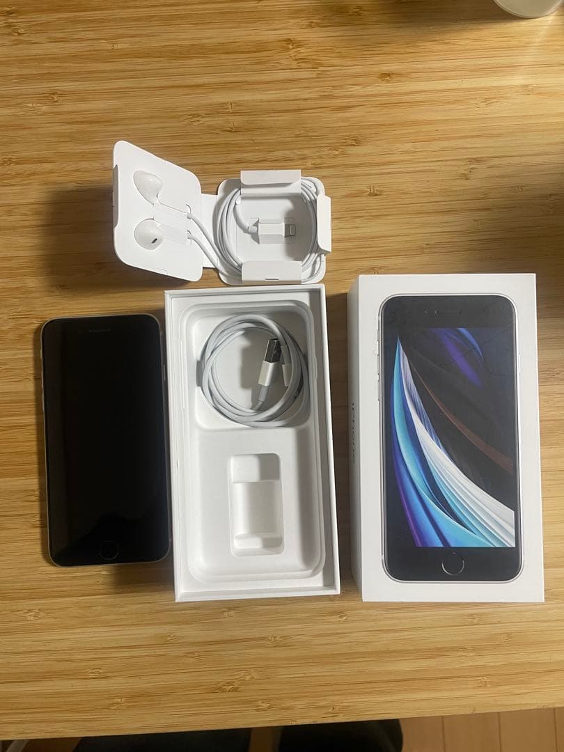 ジャンク品　白　iPhone SE 第1