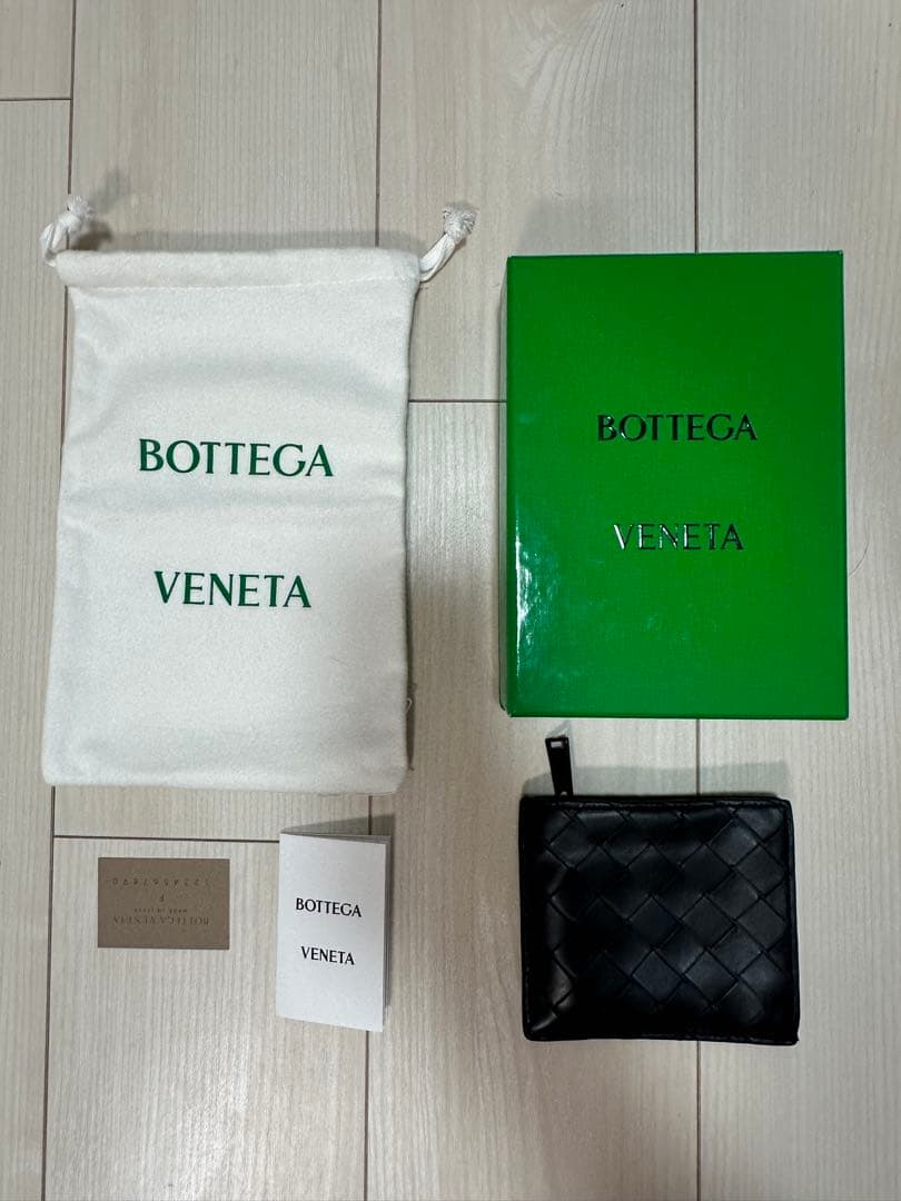 BOTTEGA VENETA スクエア　ジップアラウンドウォレット