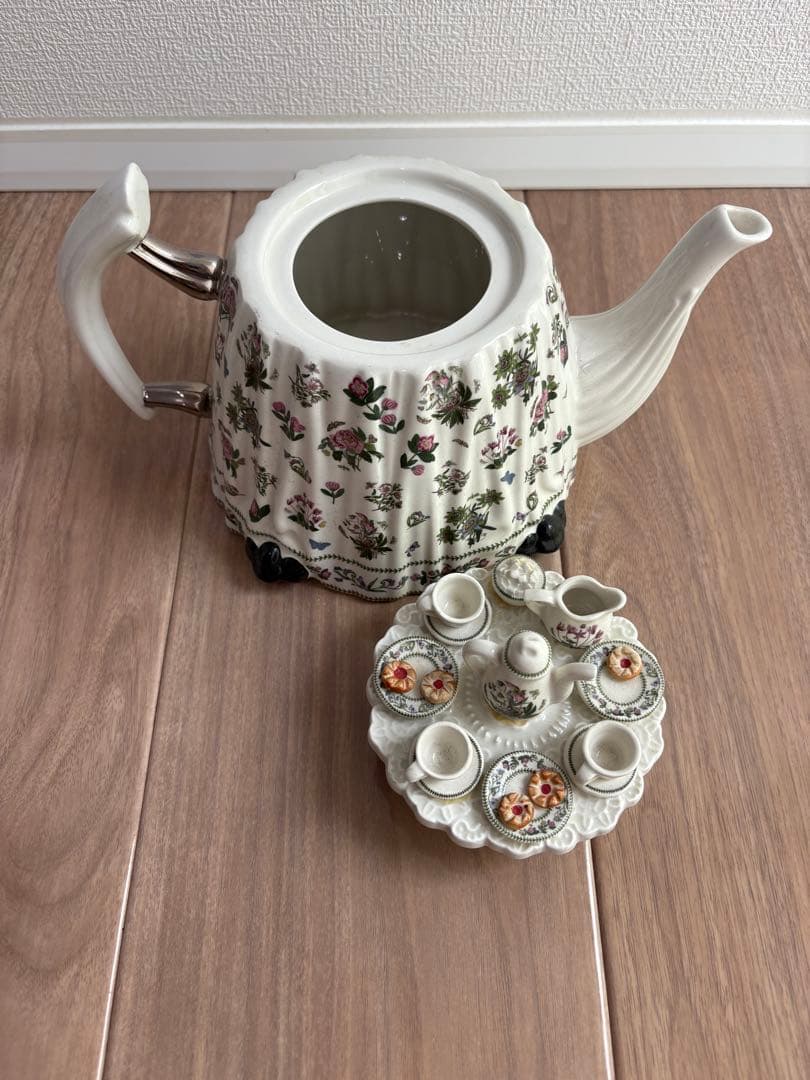 アンティーク花柄陶器ティーポット