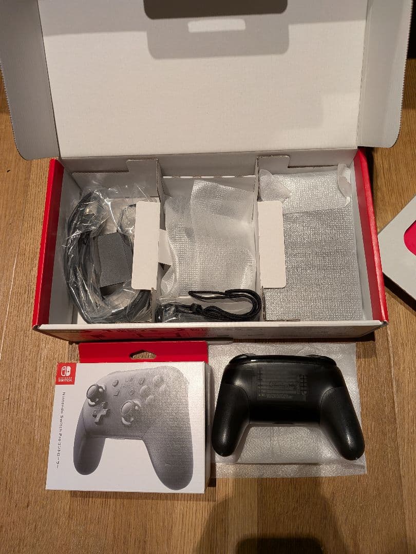 （完動品）Nintendo Switch 本体 + プロコントローラー