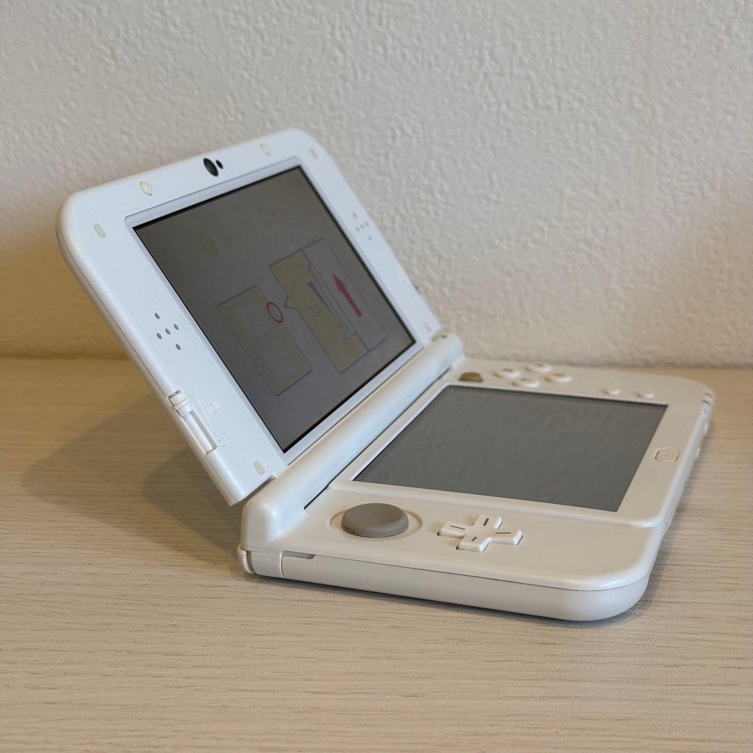 Newニンテンドー3DS LL パールホワイト 箱付き 3-074