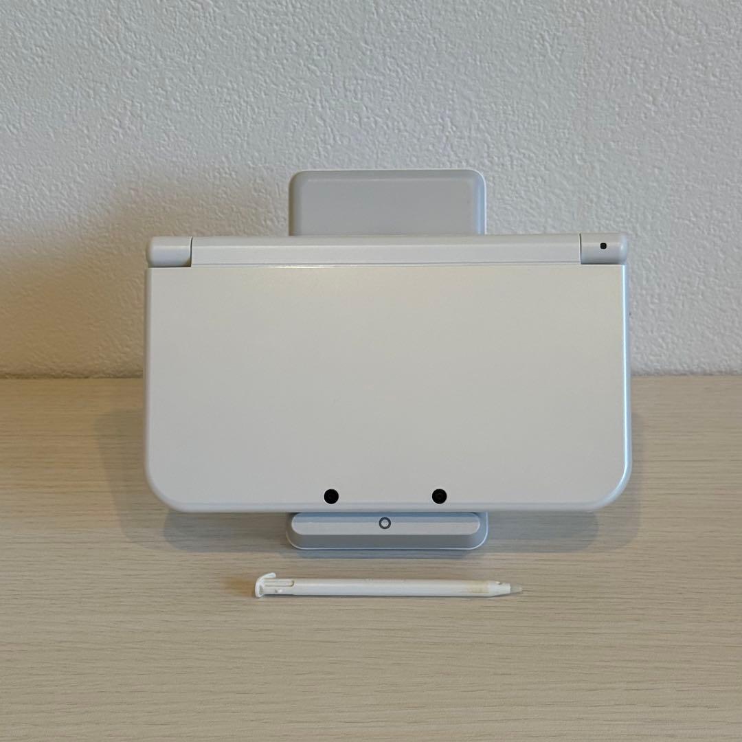 Newニンテンドー3DS LL パールホワイト 箱付き 3-074