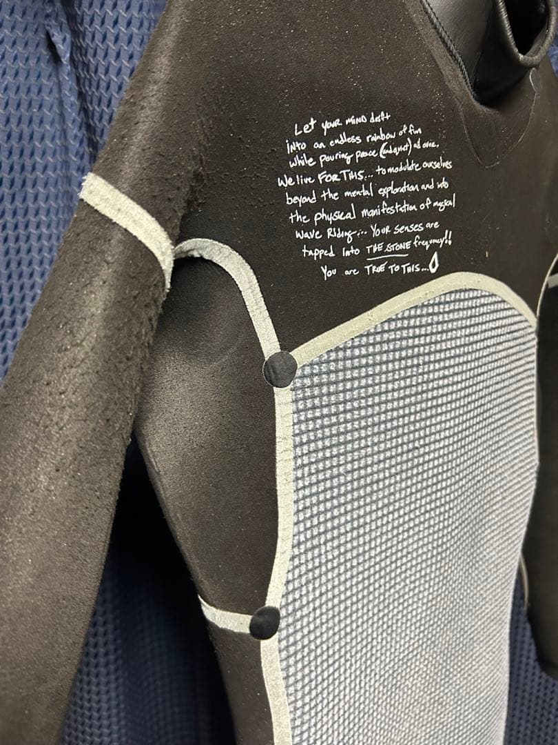 volcom 4/3mm ウェットスーツ　Mサイズ