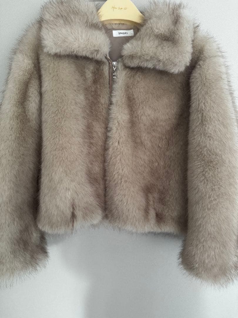 2025AW SNIDEL ファーショートコート　ベージュ