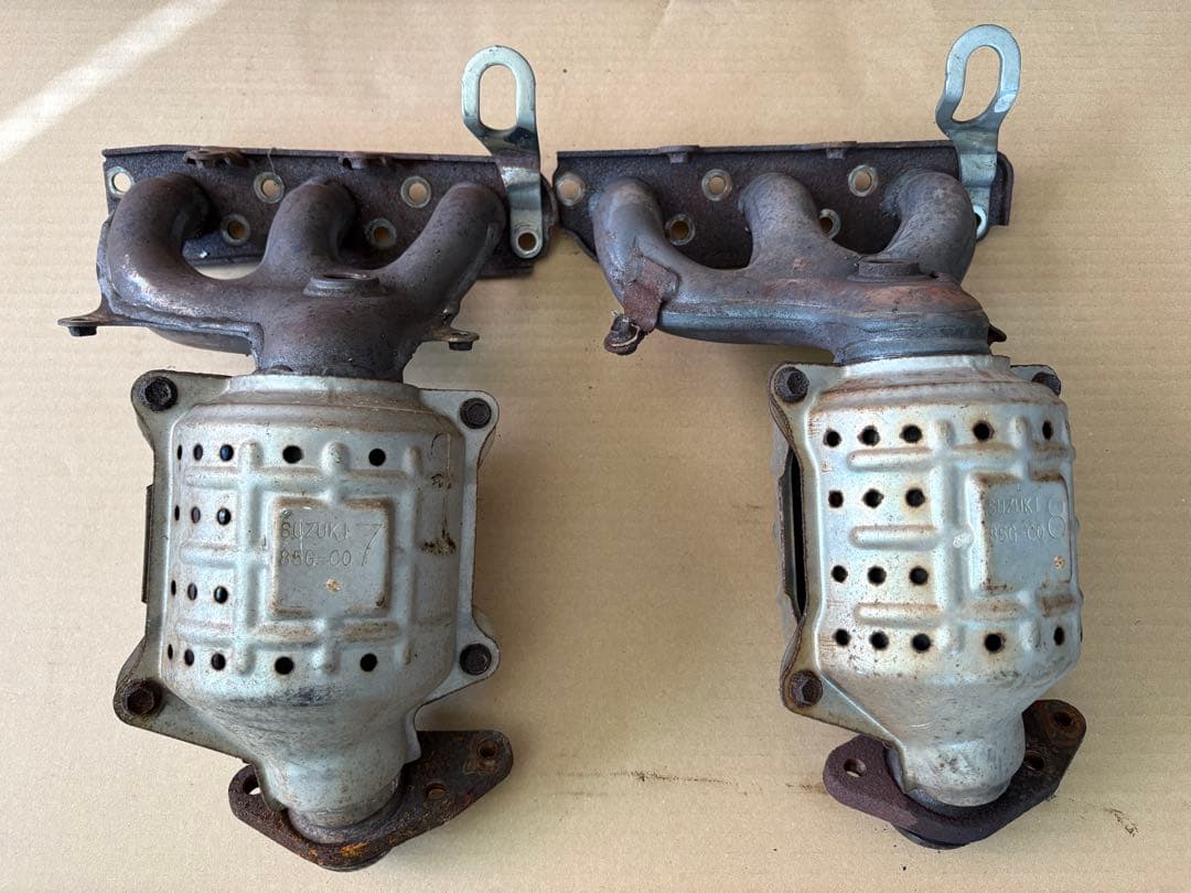 スズキ純正 エキマニ2個セット 85G-C07 85G-C08 各1個 触媒素材