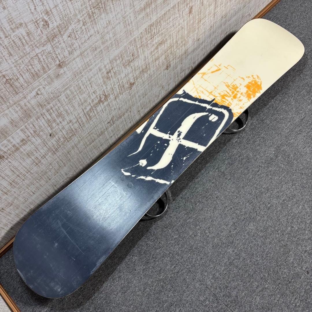 【送料無料】ＦＯＲＵＭ　スノーボード板のみ