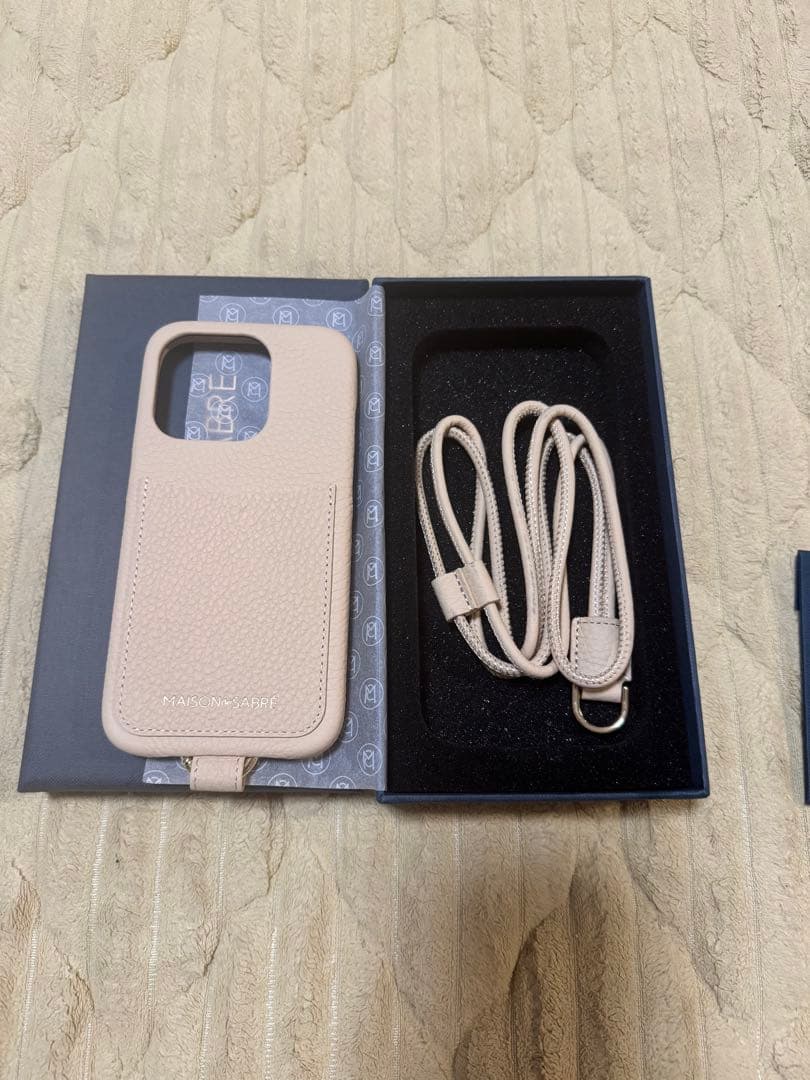 MAISON de SABRÉ スリングスマホケース　ベージュ