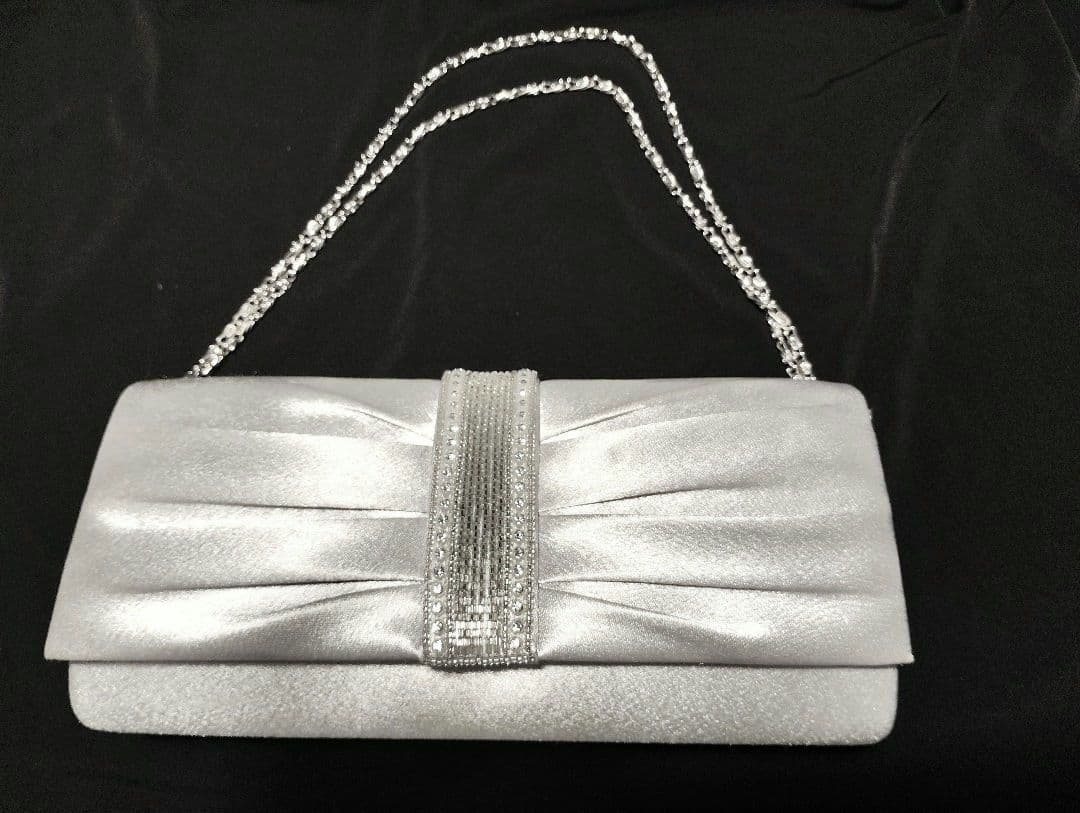 【東京ソワール】 パーティーバッグ チェーン クラッチバッグ シルバー系