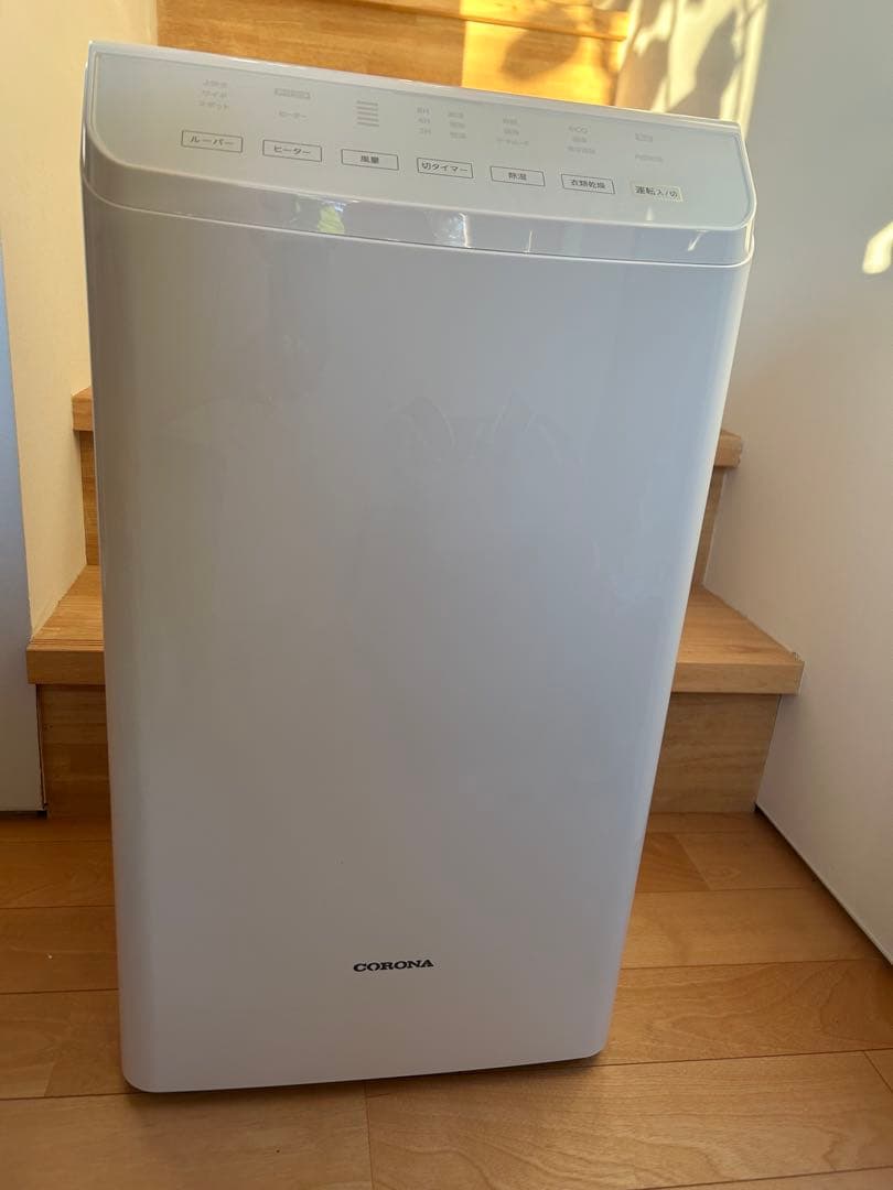 CORONA 除湿機 タワー型 ホワイト　衣類乾燥除湿機　CD-WH1822