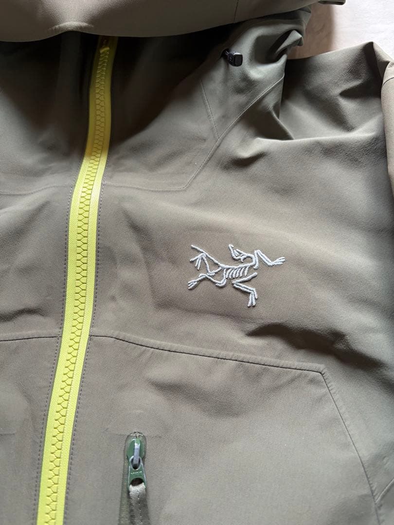 Arc’teryx sentinel lt jacket gore-tex