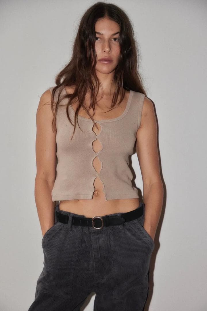 シシクイSHISHIKUI holed north カットアウトトップス♥黒新品