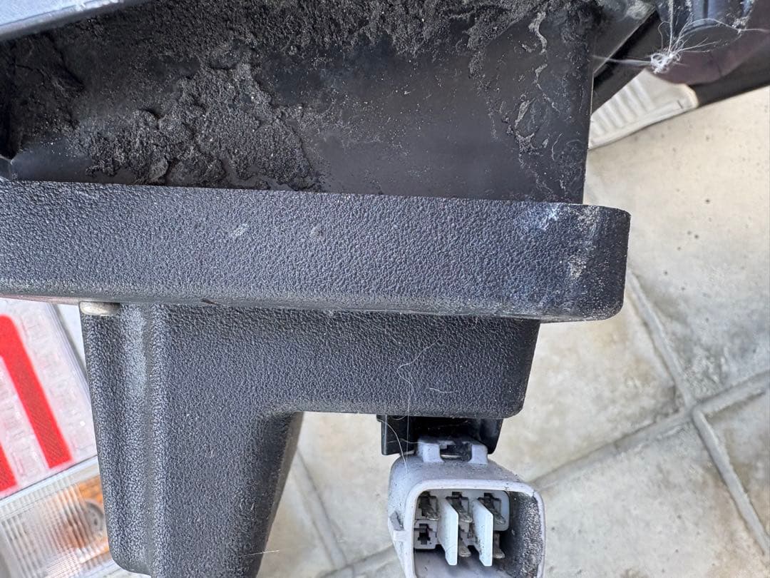 日野テールライト クリア/レッド 24V