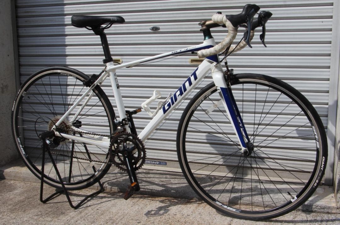 引き取り限定♪人気のGIANT♪DEFY 4♪ロードバイク入門用にどうぞ♪