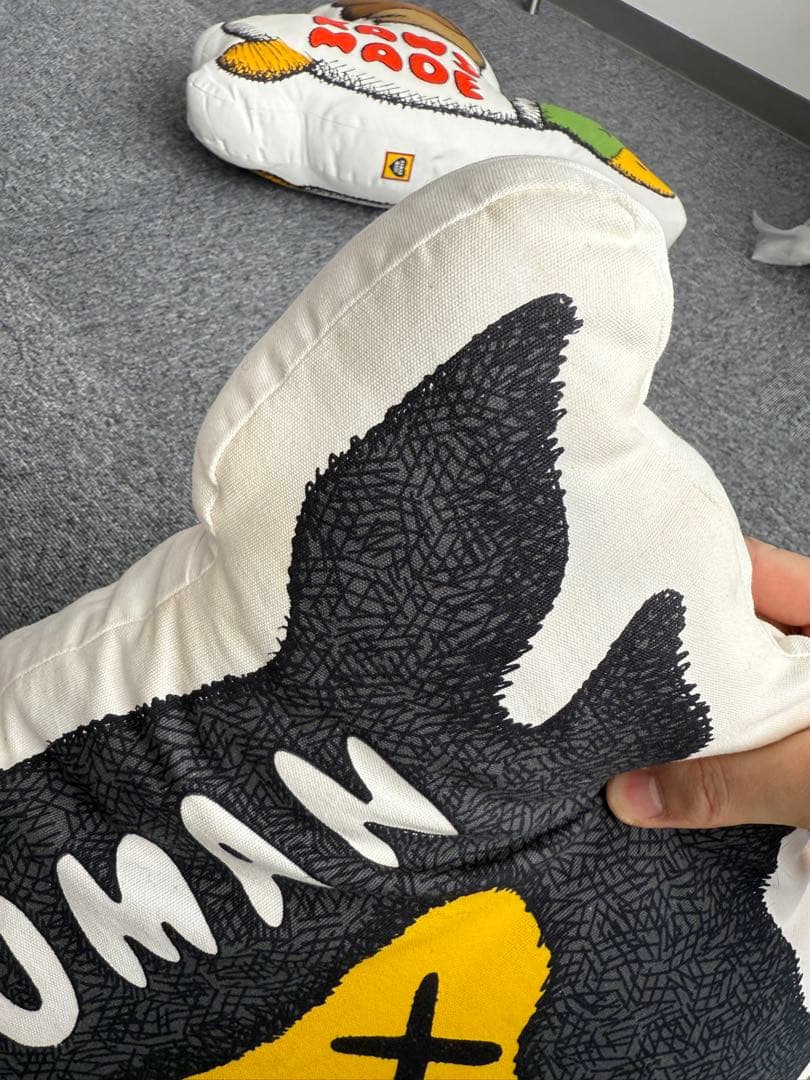 HUMAN MADE CUSHION KAWS ヒューマンメイド カウズ