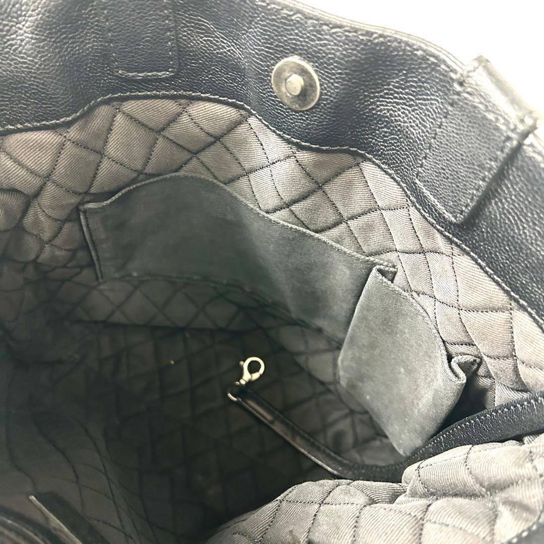 のびシャネル　パンチングレザー　ダイヤステッチ　ココマーク　トートバッグ