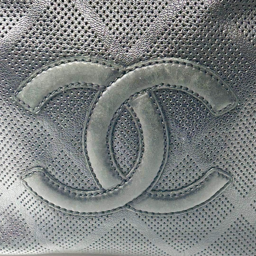のびシャネル　パンチングレザー　ダイヤステッチ　ココマーク　トートバッグ
