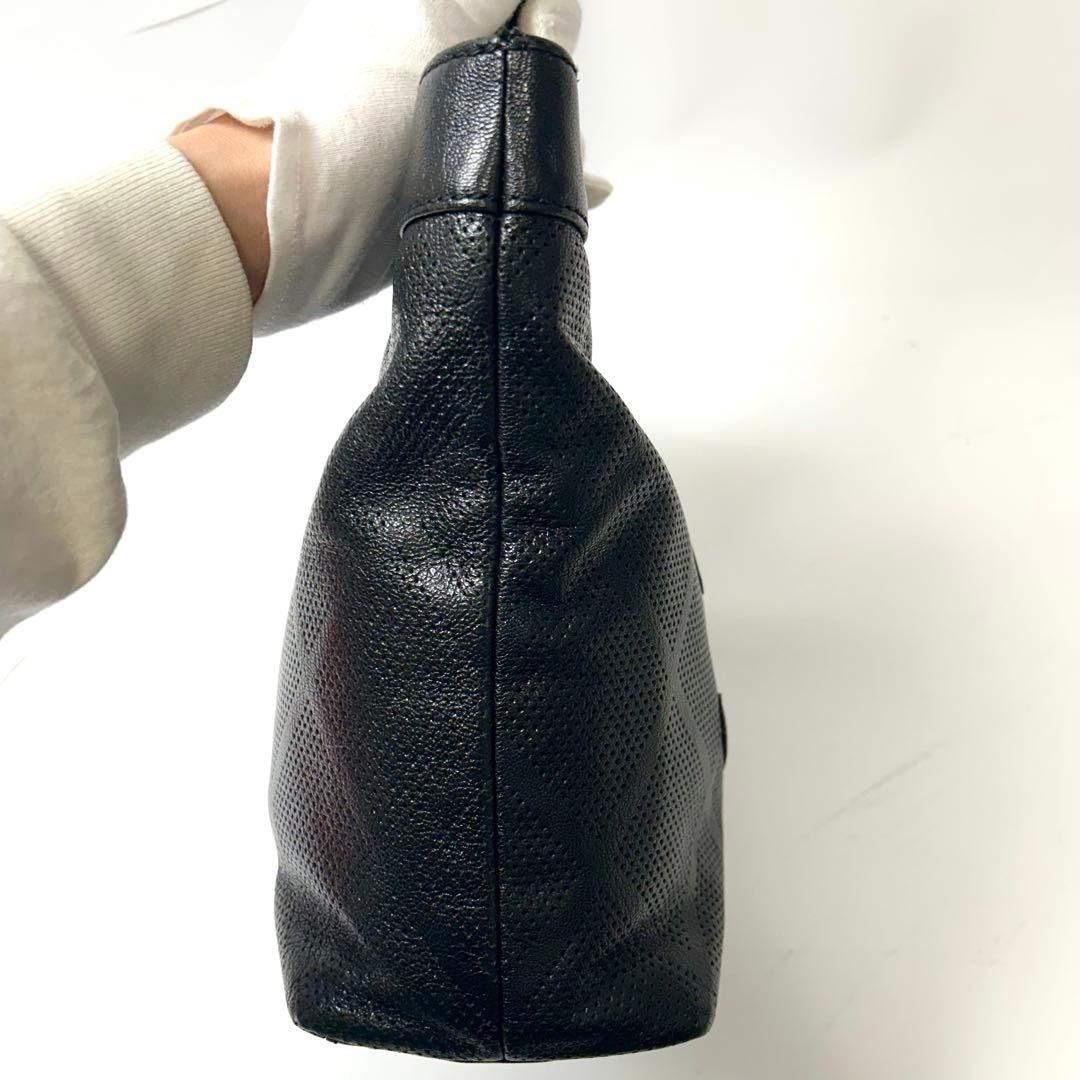 のびシャネル　パンチングレザー　ダイヤステッチ　ココマーク　トートバッグ