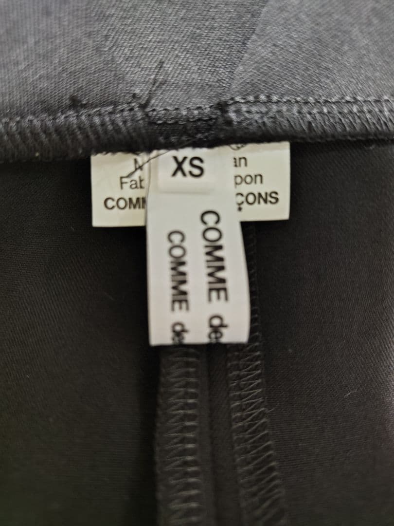 黒いサロペット・オーバーオール