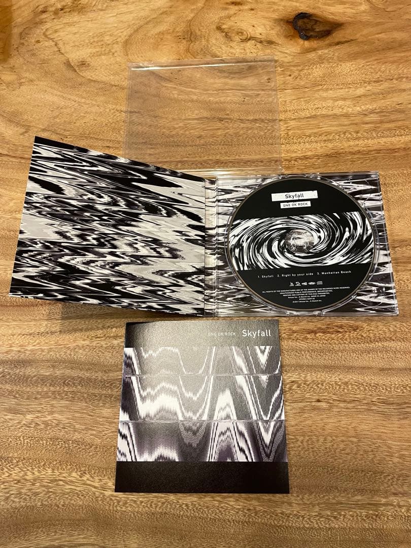 正規品 会場限定盤 Skyfall ONE OK ROCK CD ワンオクロック