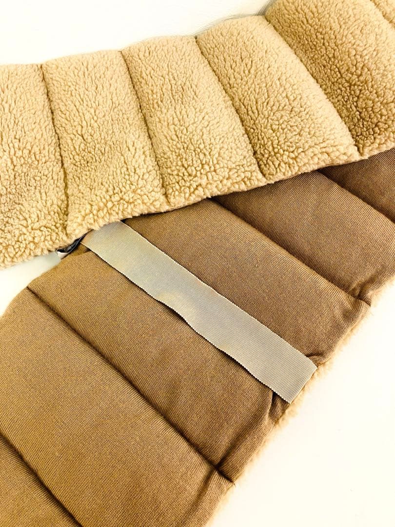 MONCLERモンクレール　ボア素材ダウンマフラー