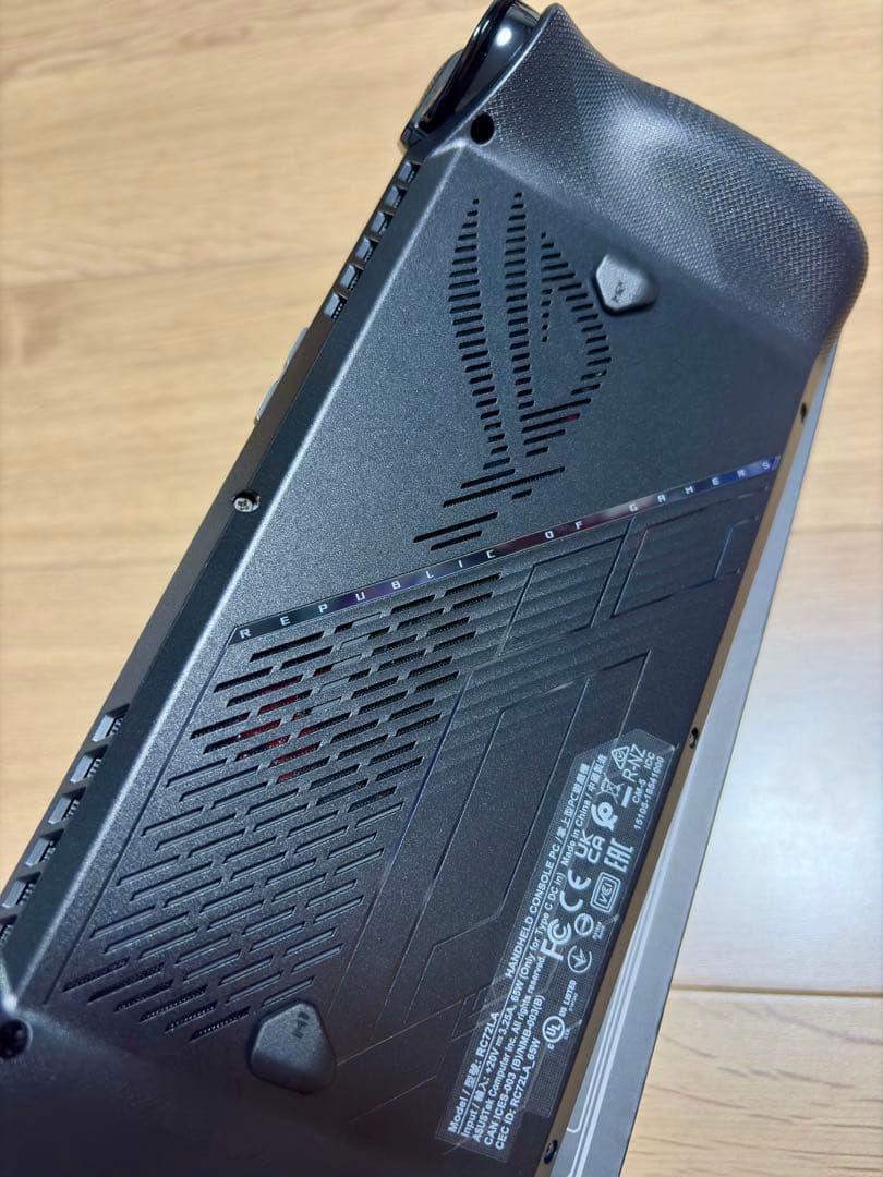 ASUS ROG Ally X 【ゲーミングUMPC】　ケース付き　美品