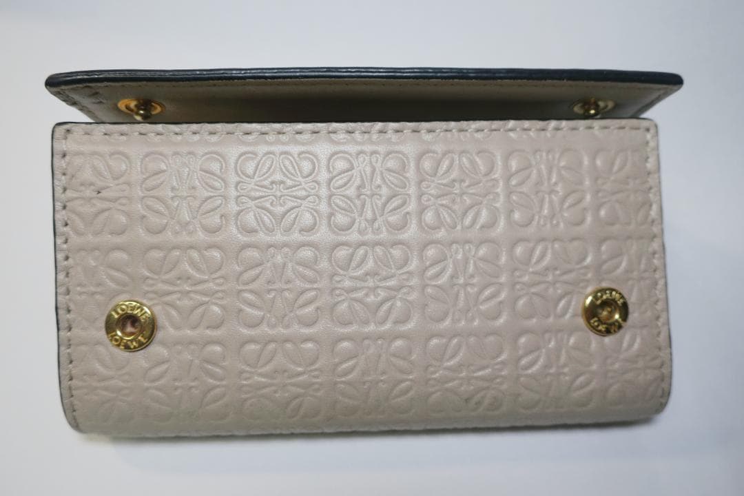 ロエベ　リピートアナグラム　6連キーケース エンボスシルクカーフ