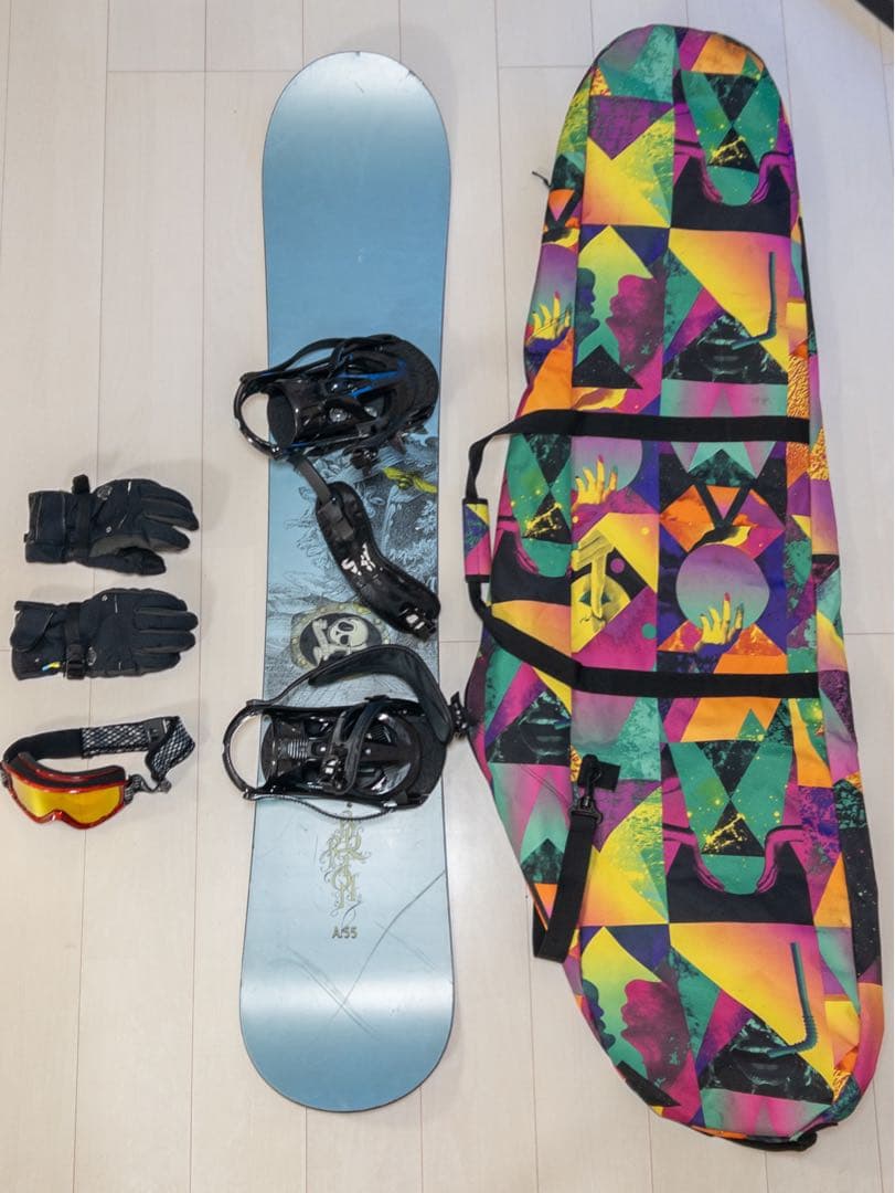 スノーボードセット（ボード、ビンディング、ケース、ゴーグル、グローブ）