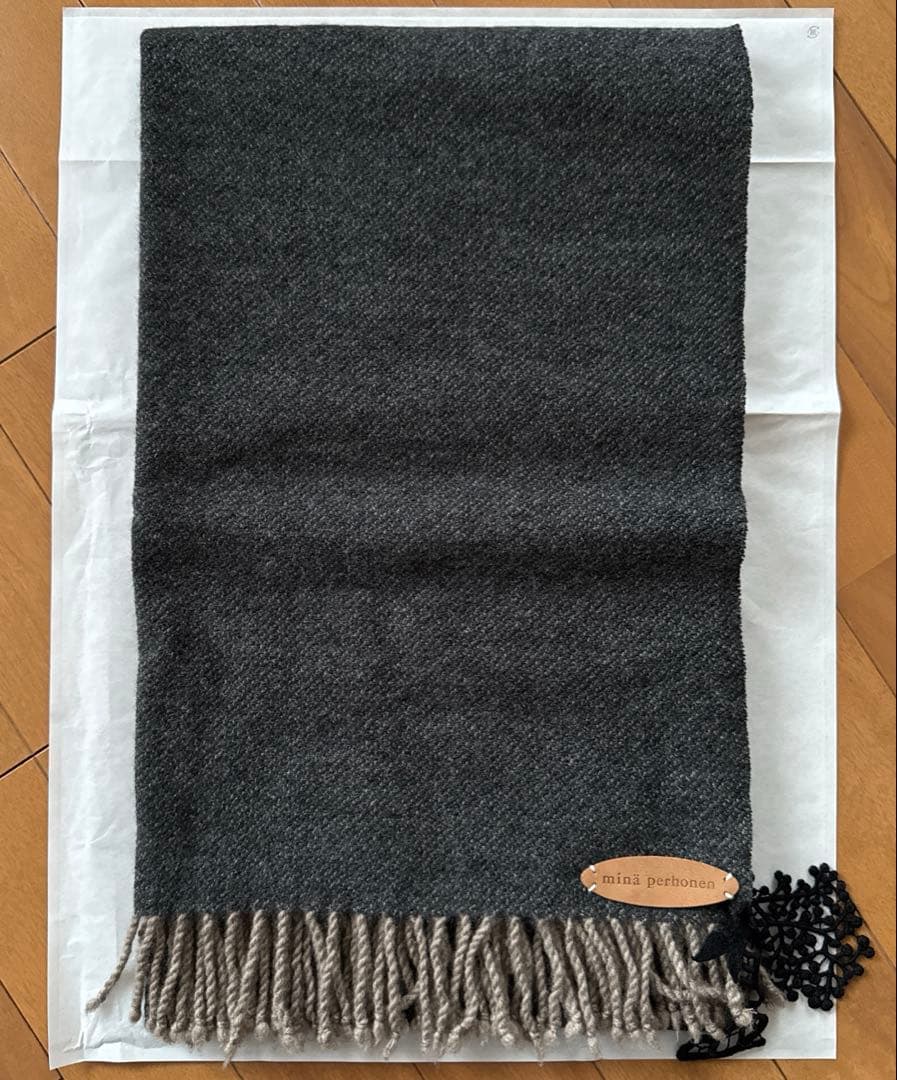 お*ん様 新品未使用　ミナペルホネン　カシミヤストール　マフラー　 定価以下