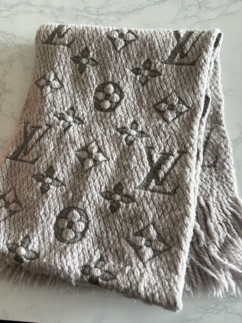 Louis Vuitton マフラー グレー