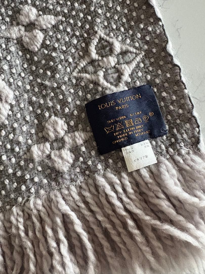 Louis Vuitton マフラー グレー