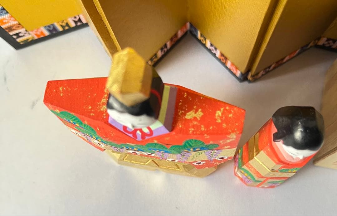 ロ*ー様 一刀彫 立雛 3.5寸