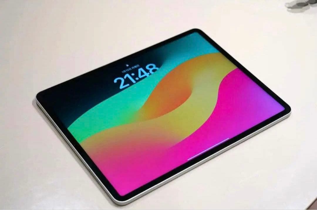 iPad Pro 12.9（Wi-Fi）キーボード、ペンシルセット！