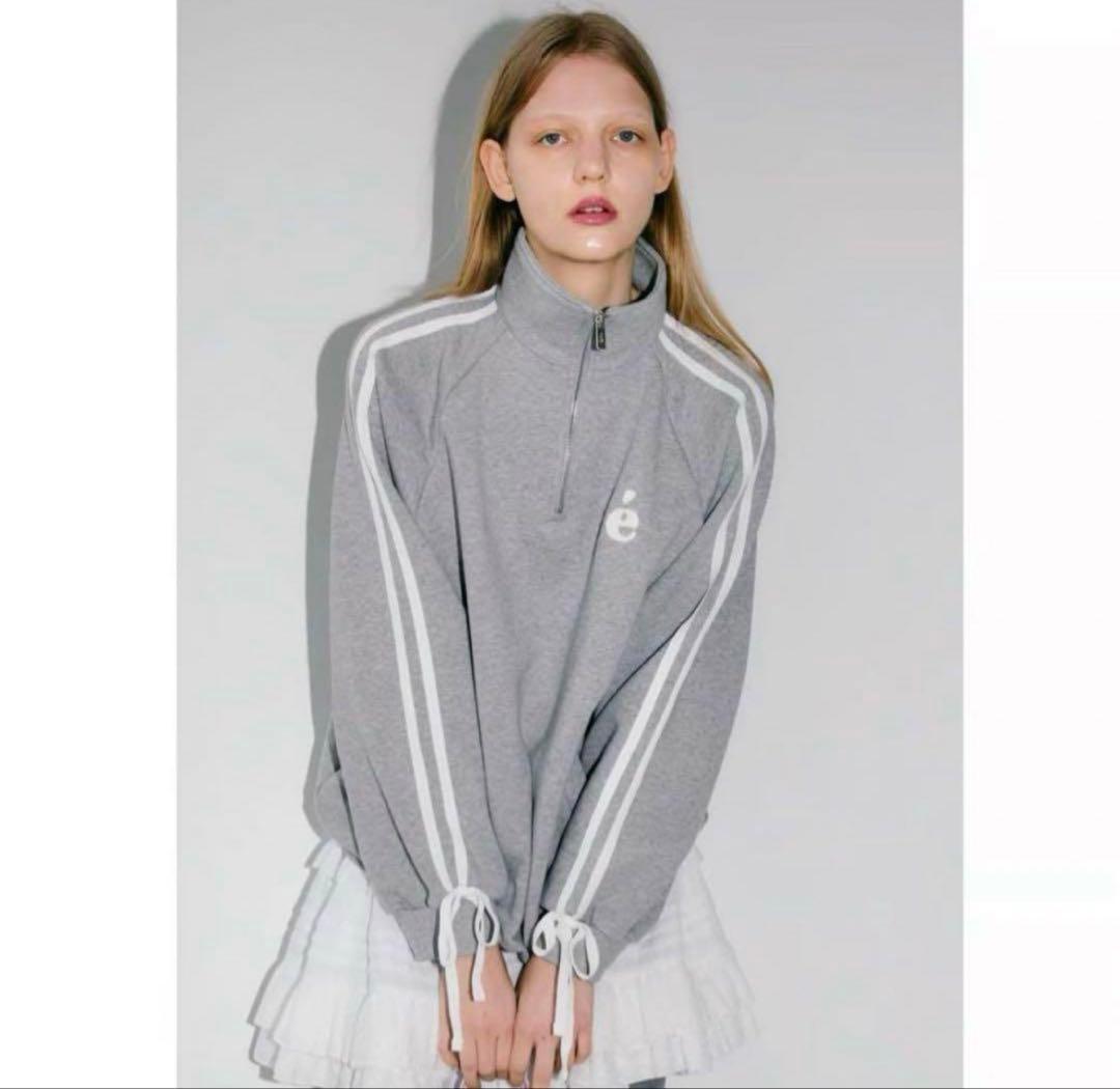 é sport line half zip sweat グレー